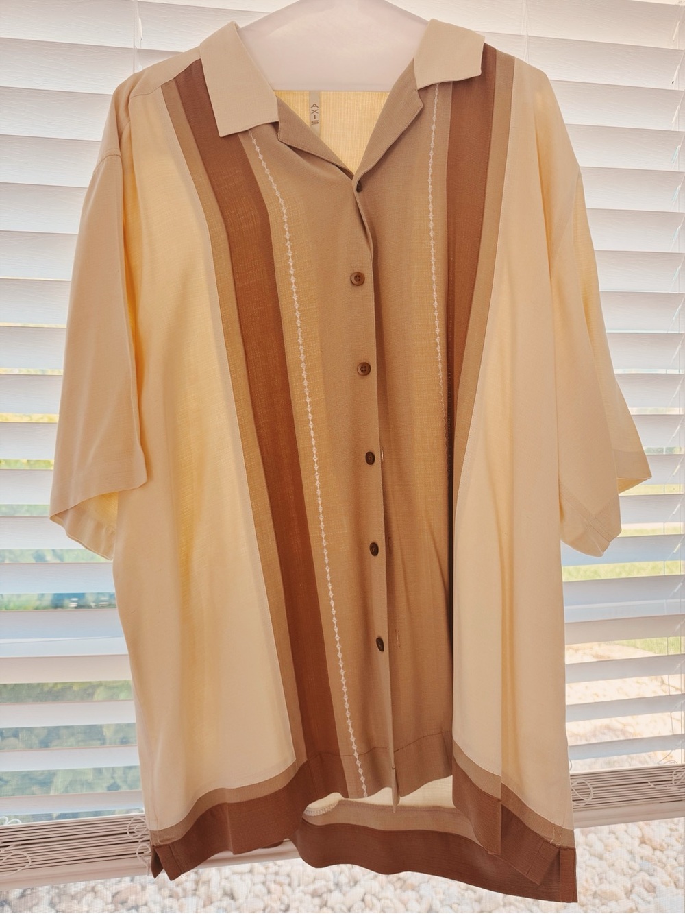 AXIS, Vintage Men's Short Sleeve Button-Up Shirt in Cream and Brown